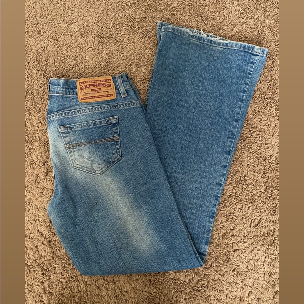 SALE! Women’s Express Flare Jeans - 4S - precision fit
